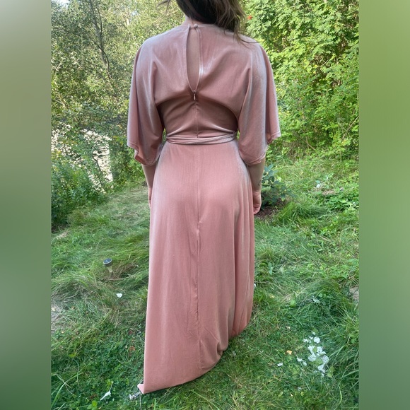 Deep v velvet maxi dress with tie waist - Picture 2 of 3